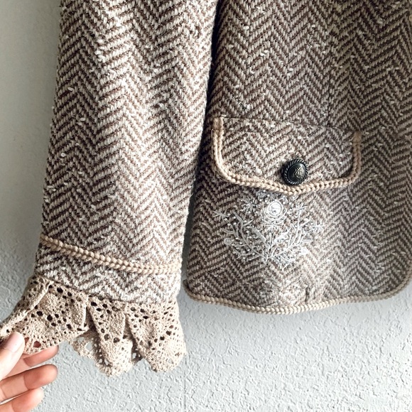 Vintage Cream and Brown Blazer - Picture 2 of 3